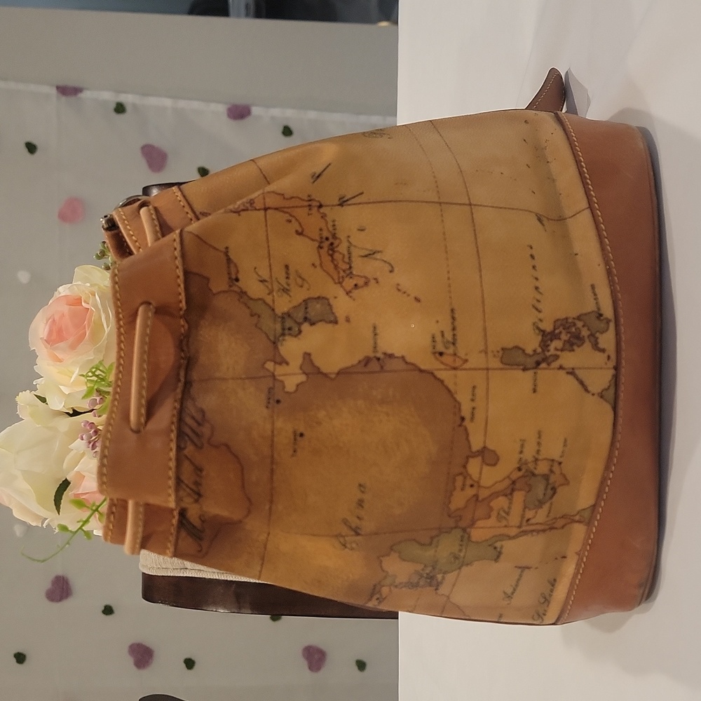 Authentic Alviero bucket bag - Picture 2 of 10
